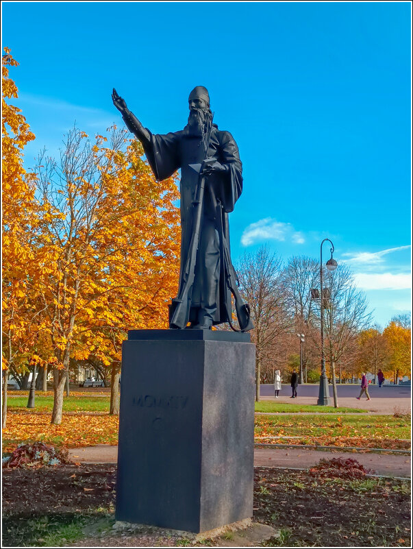 Памятник полковому священнику в Пушкине - Любовь Зинченко 