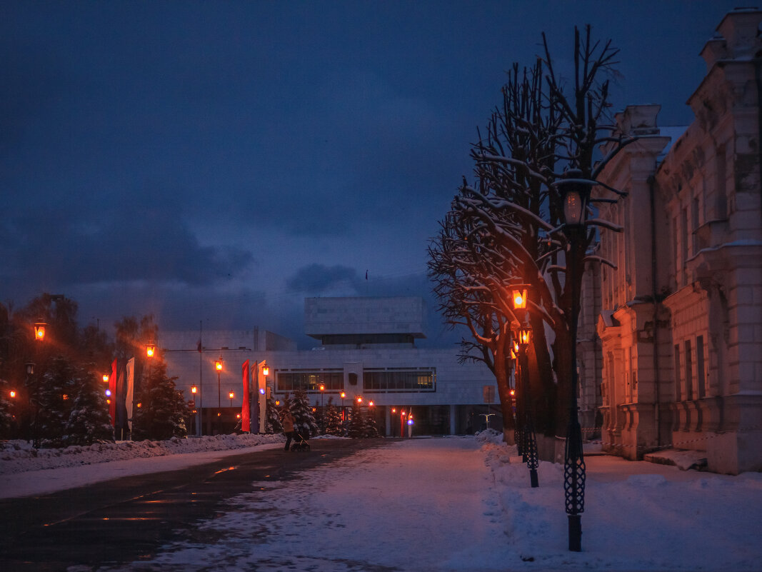 Вечер в городе - Евгений Анисимов