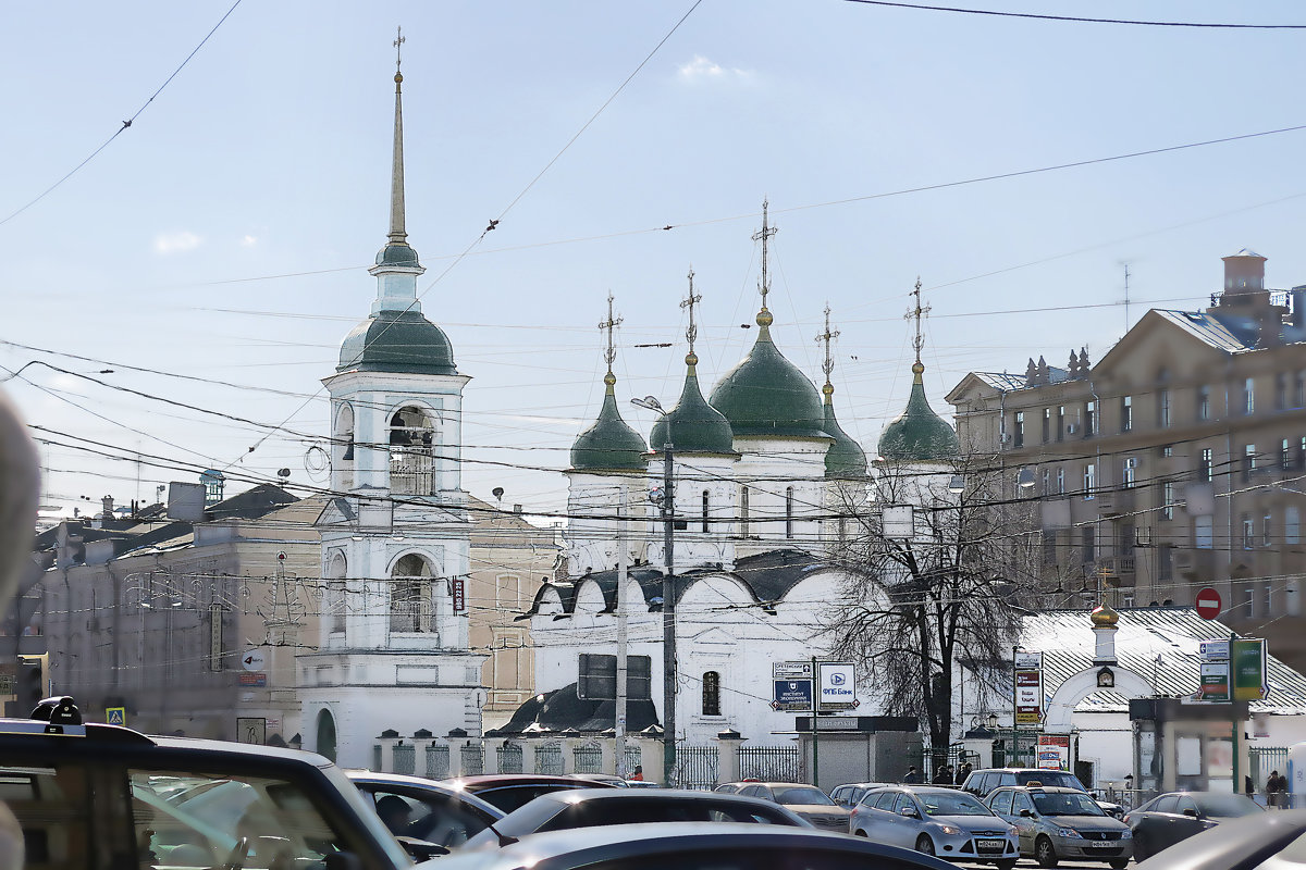 В паутине современного города - Константин Беляев