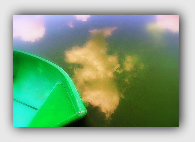 ....лодка, плывущая по облакам... - Ира Егорова :)))