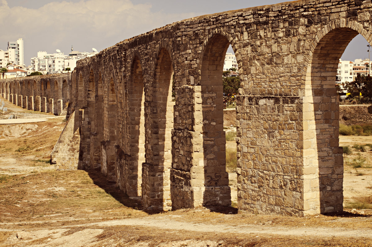 Старинный акведук. Кипр - Елизавета Вавилова