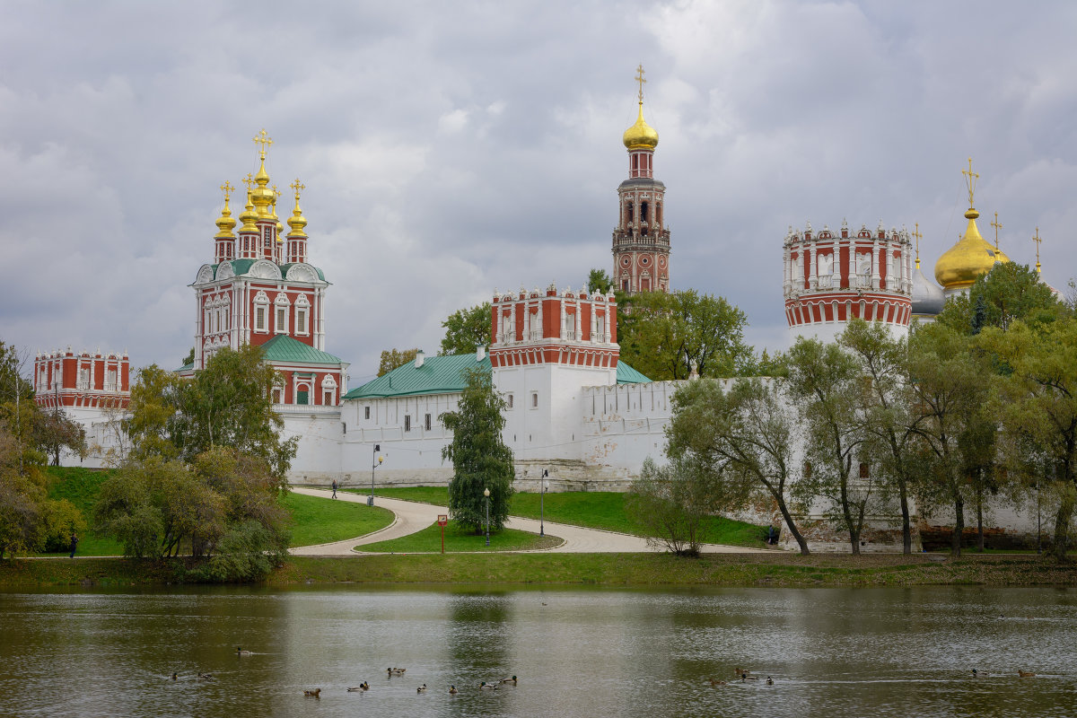 Новодевичий монастырь осенью - Анжелика Литвинова