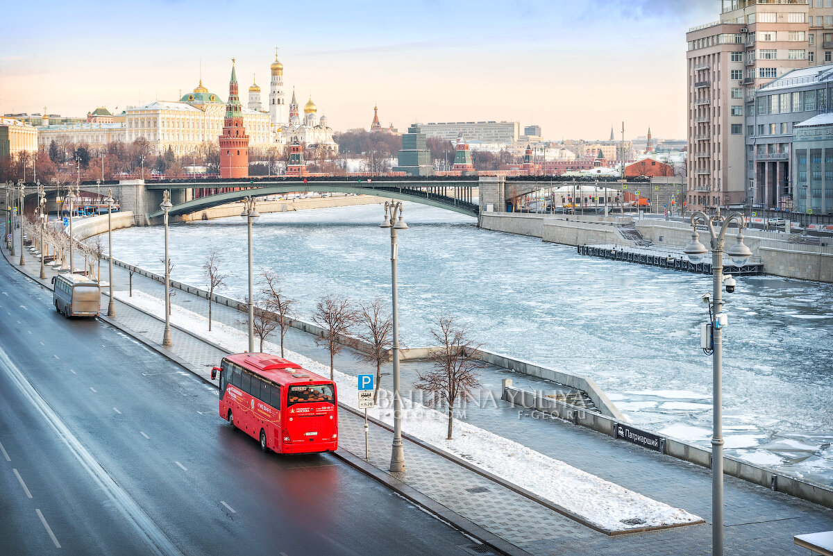 Кремль и автобус - Юлия Батурина