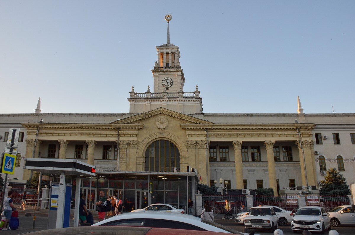 Железнодорожный вокзал станции Краснодар Первый - Александр Рыжов