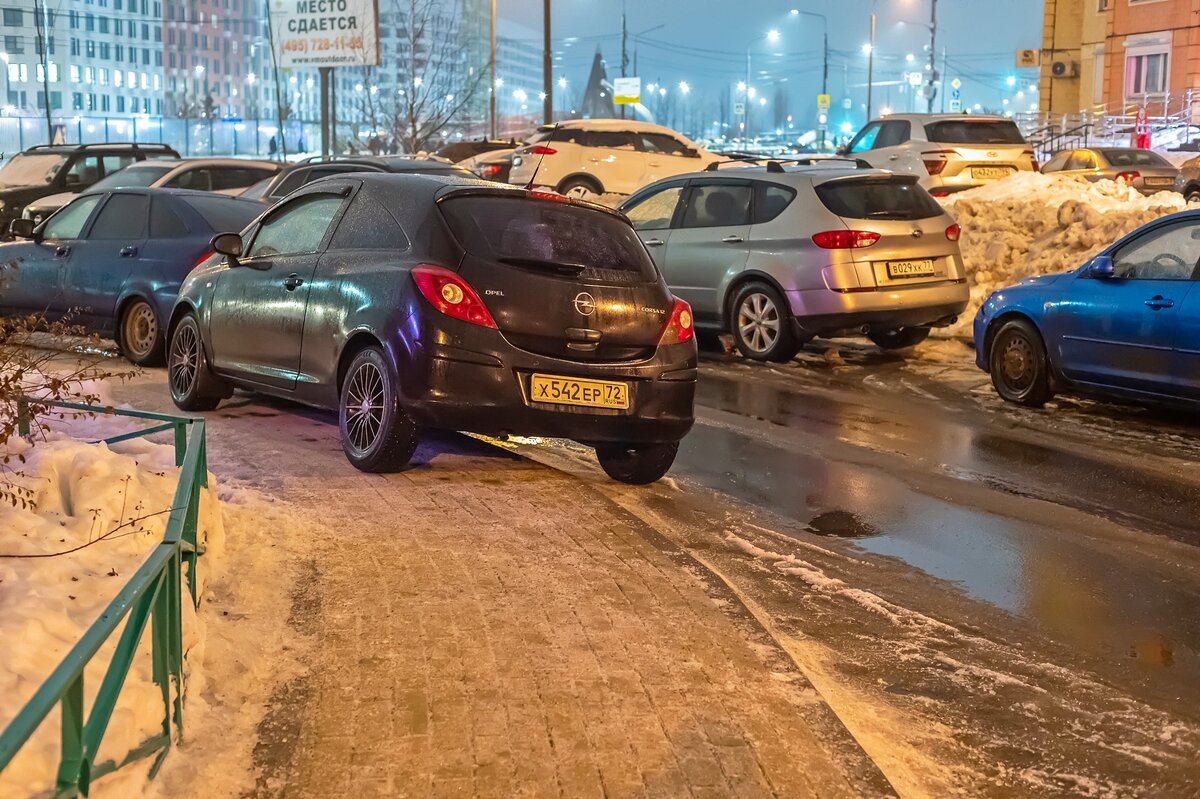 Автомобили, автомобили буквально все заполонили - Валерий Иванович