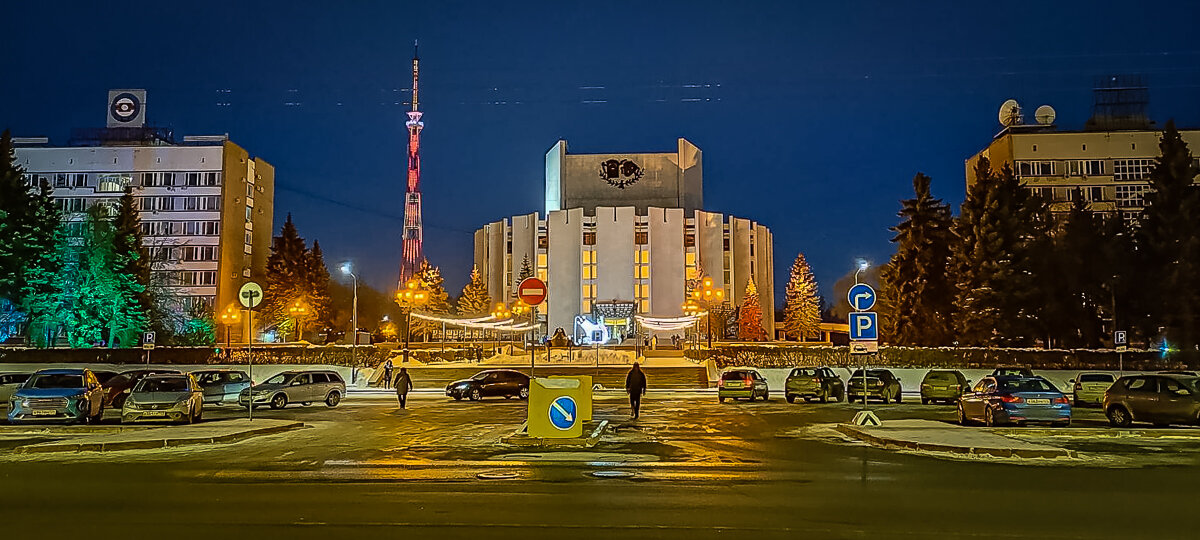 Театральная площадь. - Надежда 