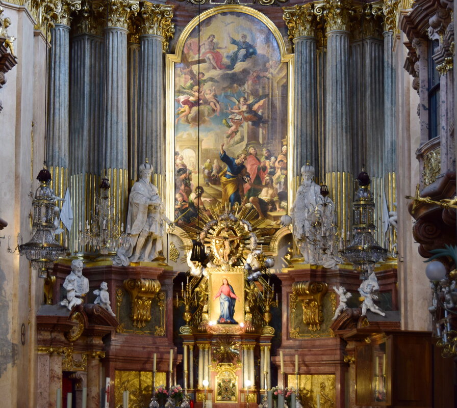 Австрия , Вена.Главный артарь церкви Святого Петра - Galina Leskova