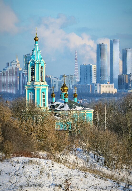 Храм Рождества Пресвятой Богородицы в Крылатском - александр 