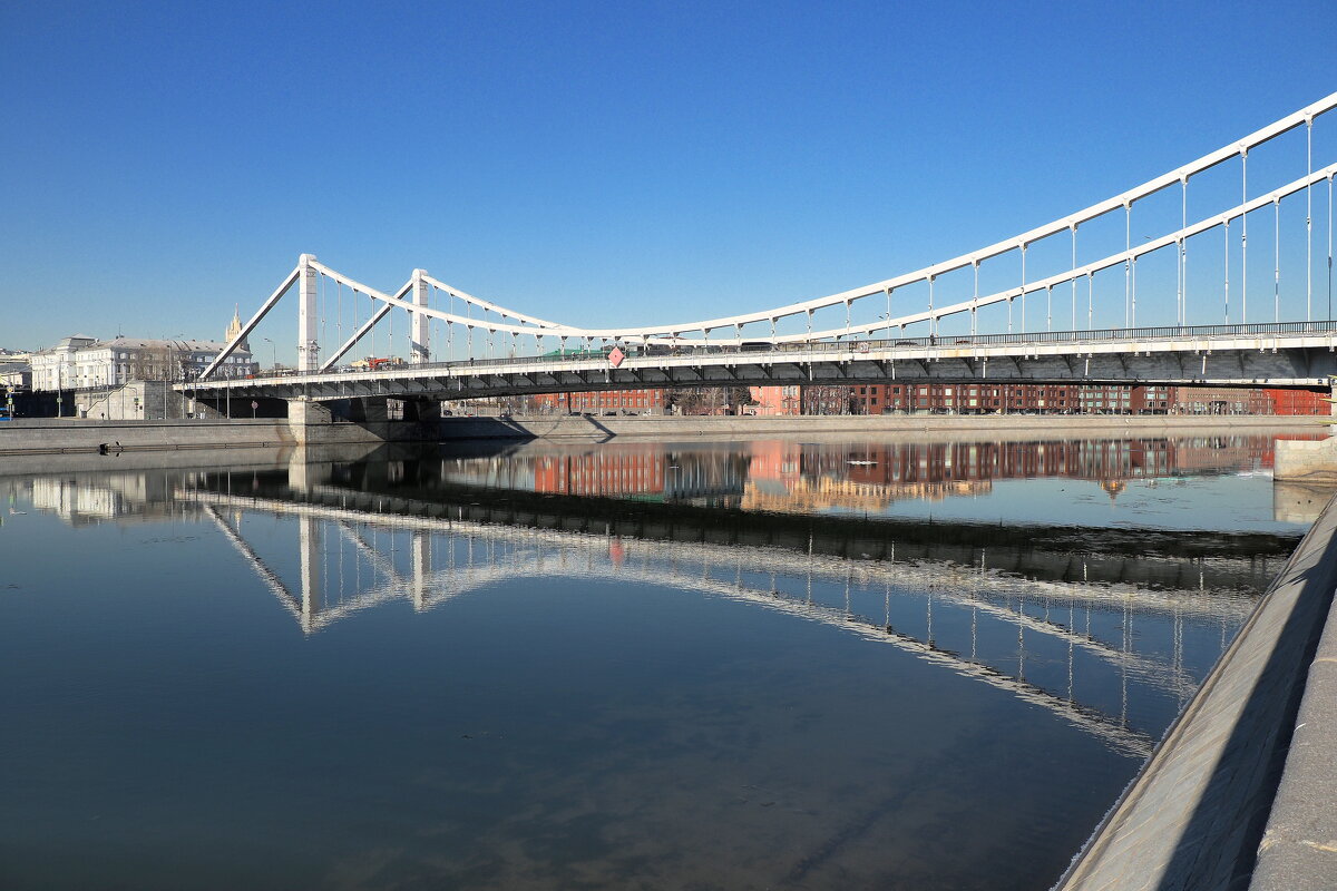 Крымский мост в Москве один из самых красивых. - Евгений Седов