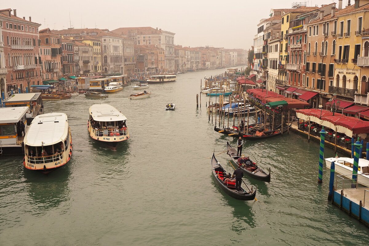 Туманный Canal Grande Большой Канал Венеция Италия - wea *