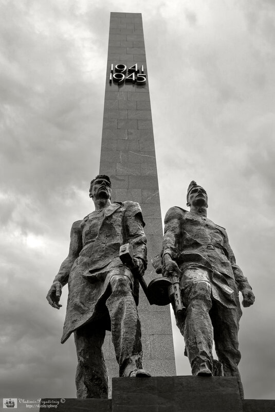 Монумент героическим защитникам Ленинграда - Владимир Питерский