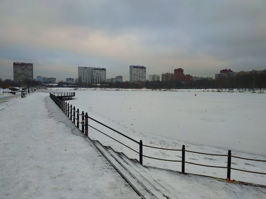 В Москве это называется зимой - Андрей Лукьянов