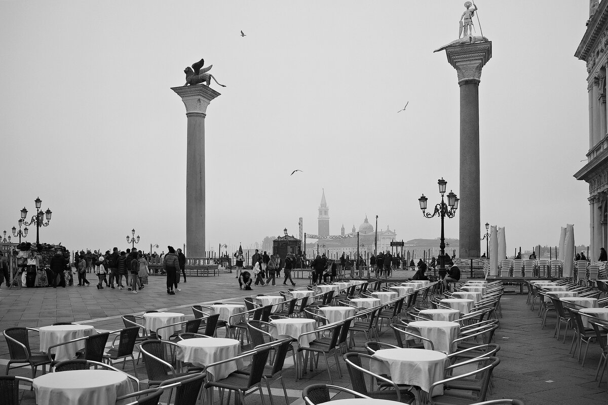 Кафе Gran Caffe Chioggia на площади Piazza San Marco Венеция Италия - wea *