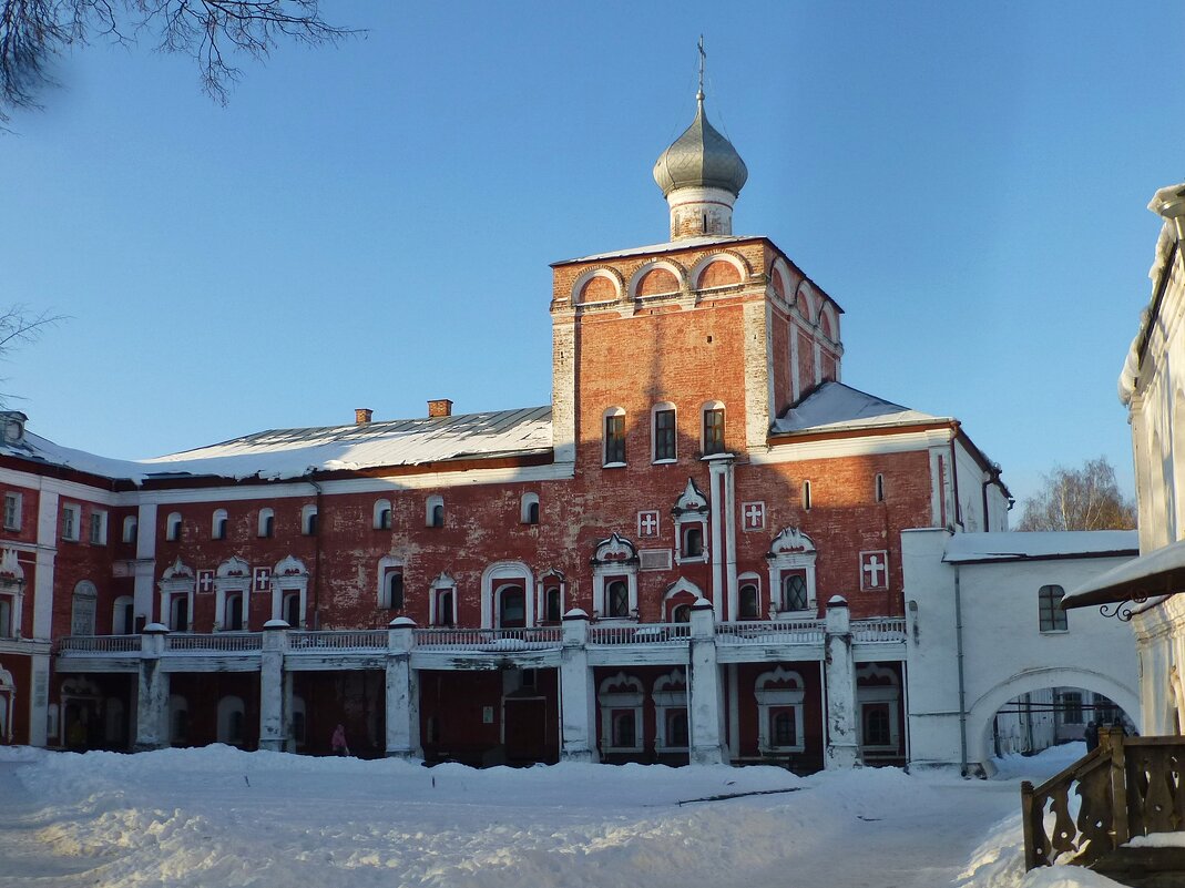 Симоновский корпус с церковью Рождества Христова (1669—1670 гг.) - Лидия Бусурина