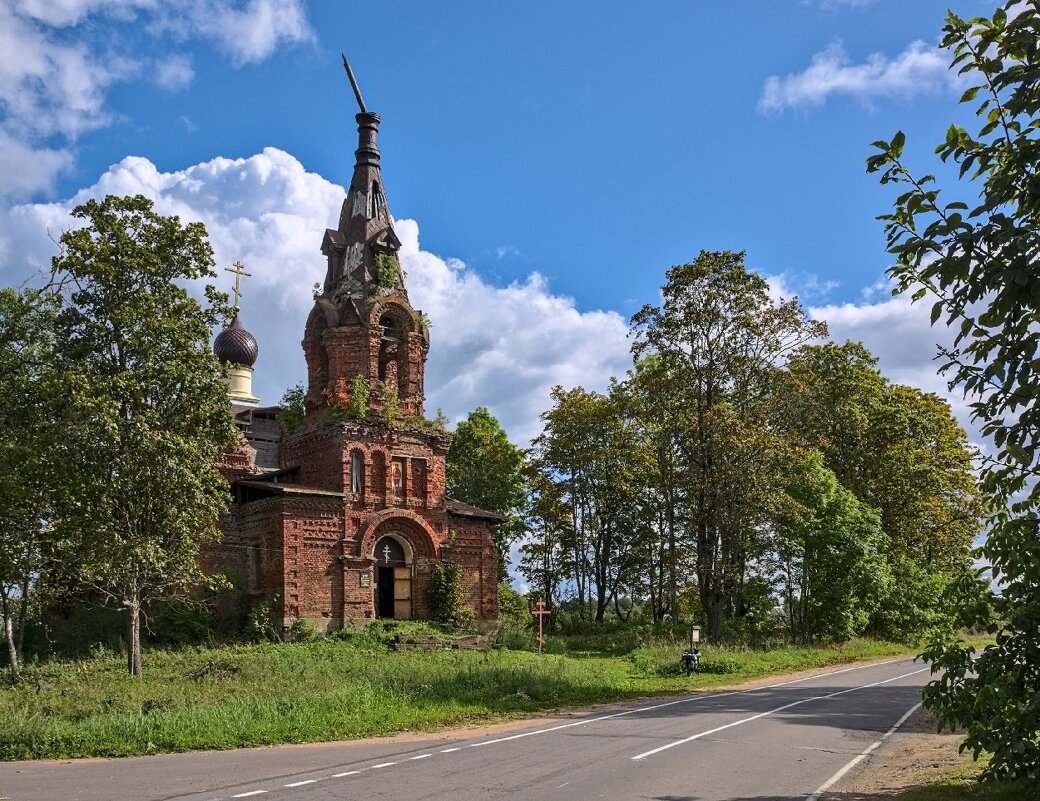 Останки церкви близ д. Ратчино - Владимир Кузнецов