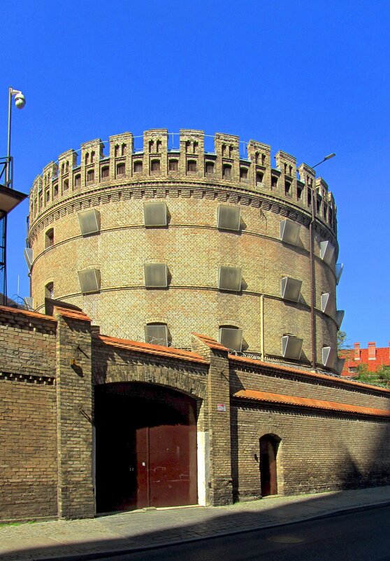 Башня-тюрьма - Сергей Карачин