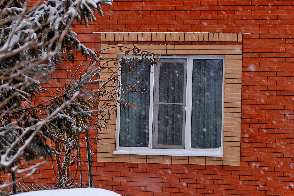 снег идёт... - Юрий Гайворонский