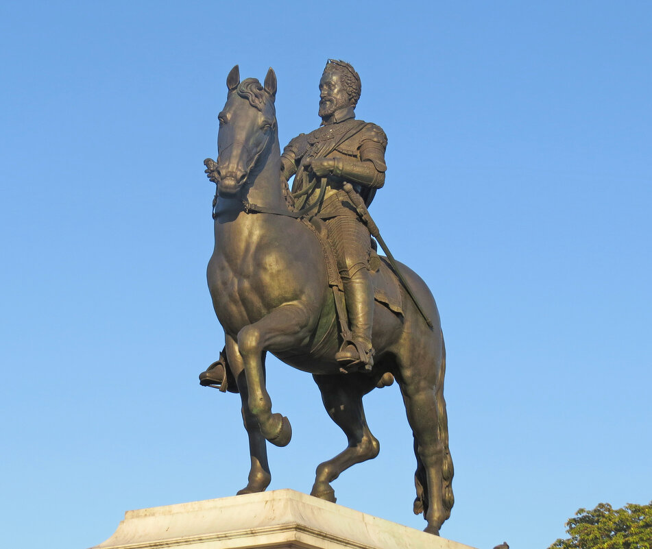 Памятник французскому королю Генриху IV (Наварскому) - ИРЭН@ .