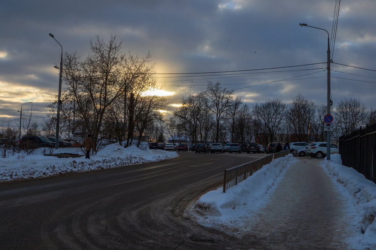 Вечер в одном подмосковном городке. - Анатолий. Chesnavik.