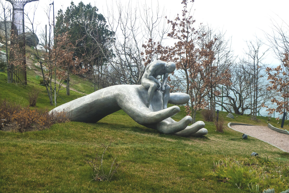 Скульптура   - Рука Бога - Валентин Семчишин