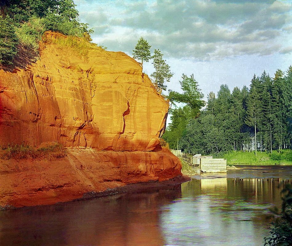 Красный откос реки Оредеж, запечатлённый Сергеем Прокудиным-Горским - Стальбаум Юрий 