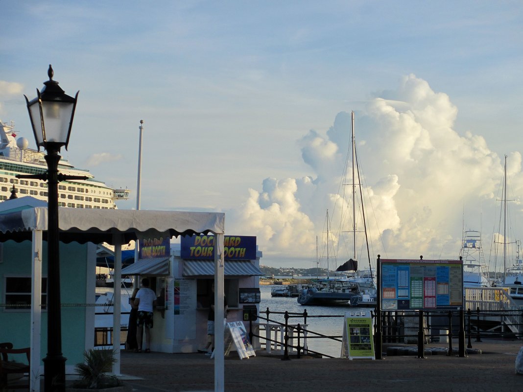 Bermuda clouds - Eugenia Kazarnovskaya