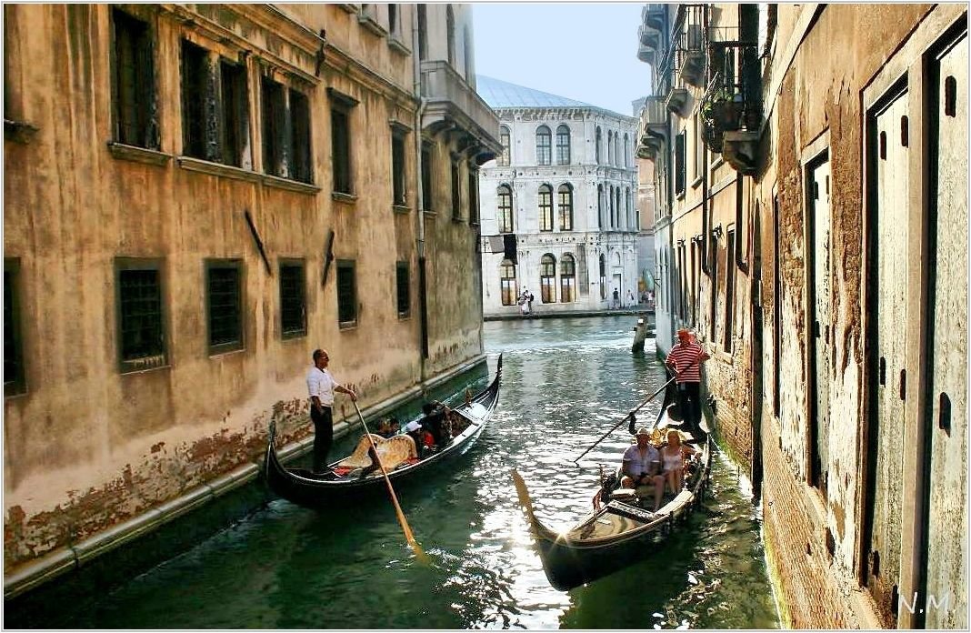 Красотою обшарпанных стен, нас манит и волнует Венеция... - Наталья Портийо