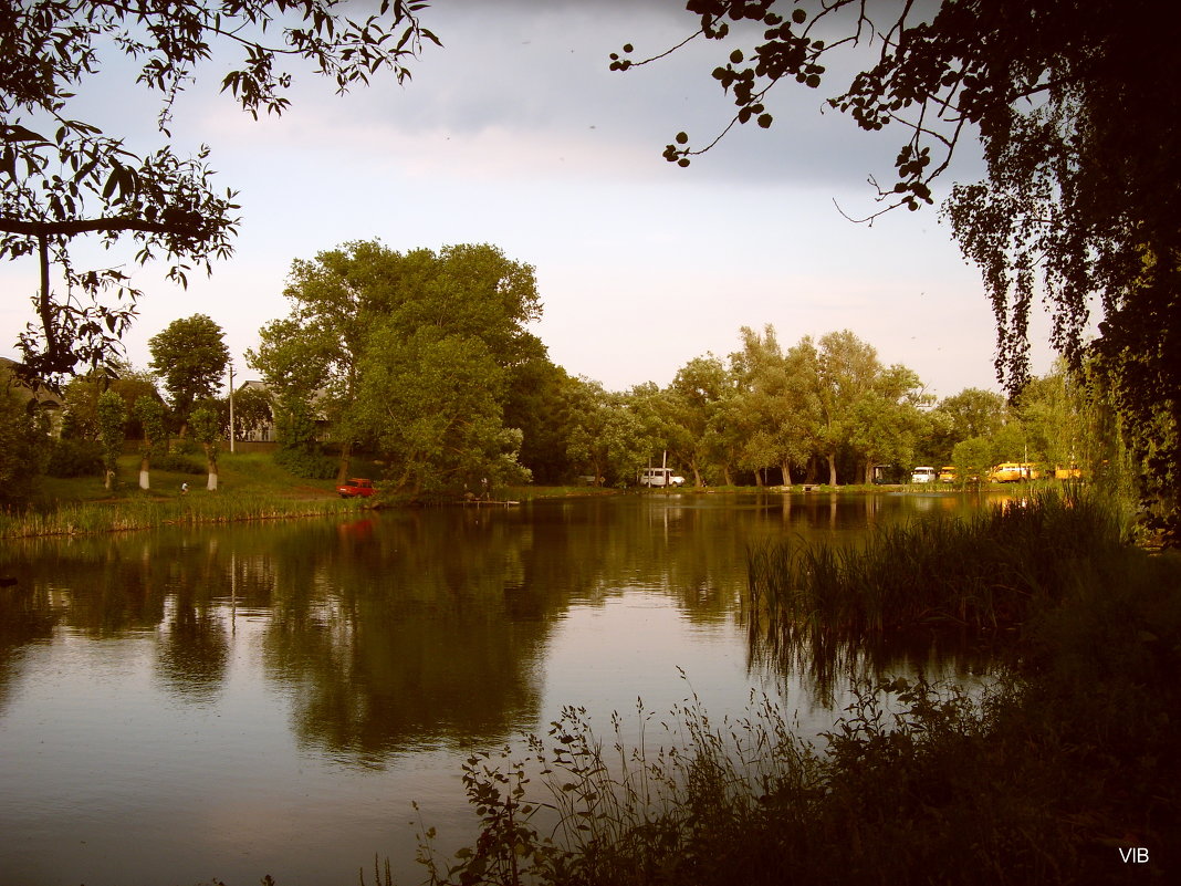 Озеро в посёлке - Владимир 