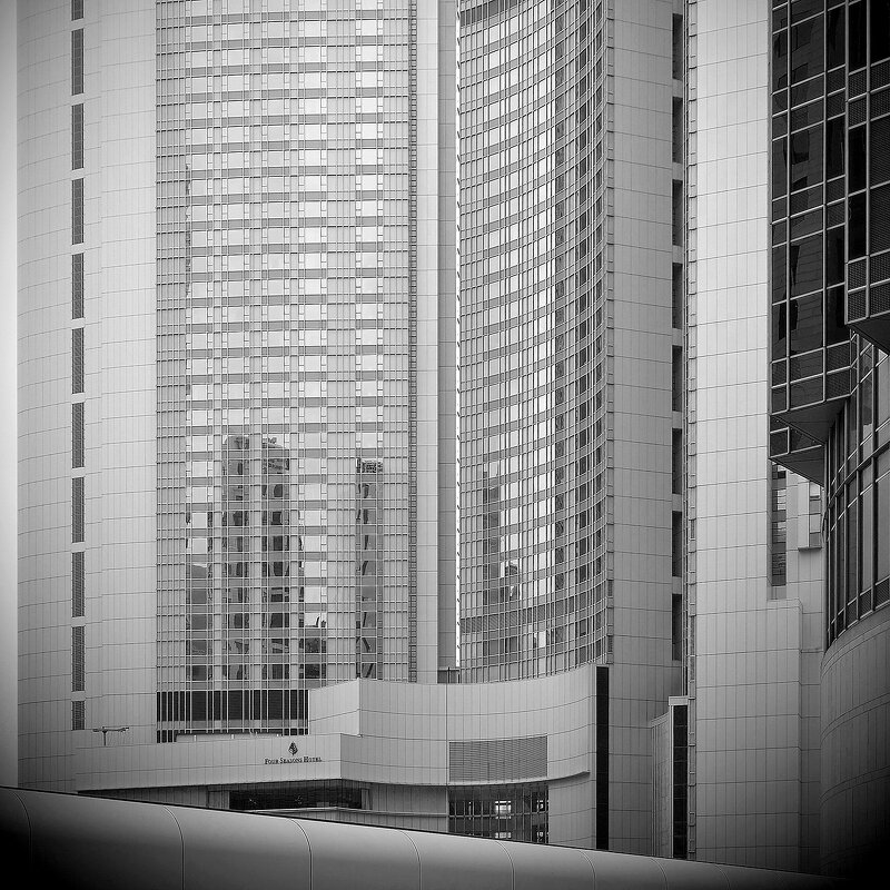 Вертикали  Отеля Four Seasons Hotel Hong Kong 5* Гонконг - wea *