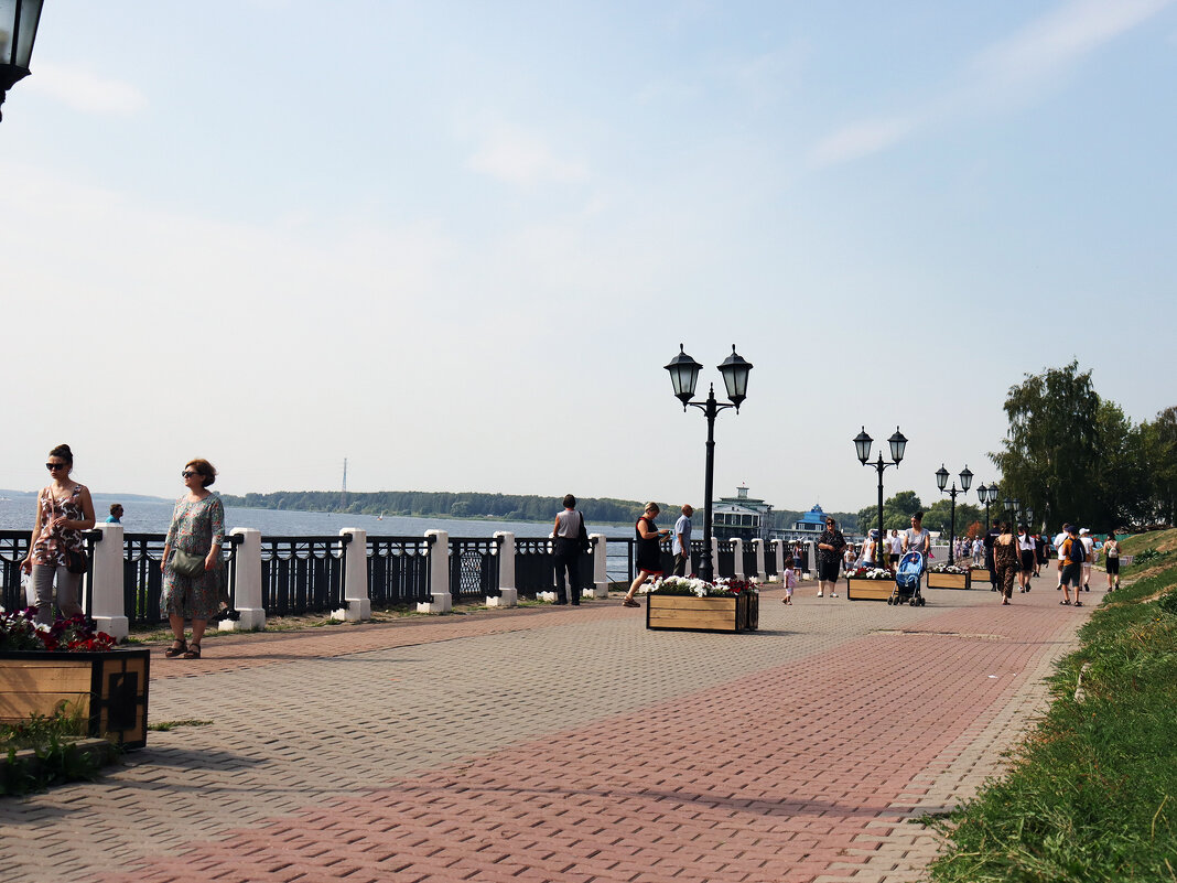 Кострома. Волжская набережная - Георгий Келарев