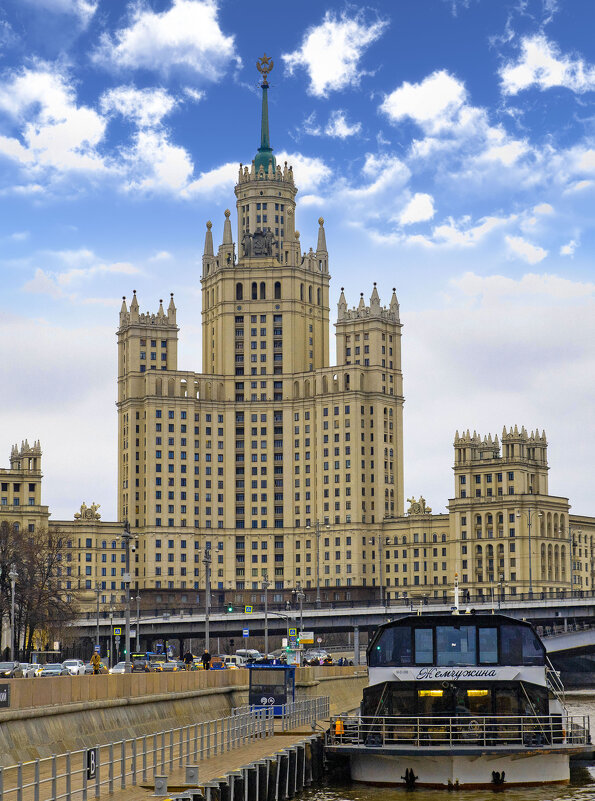 В Москве - Любовь Перевозникова