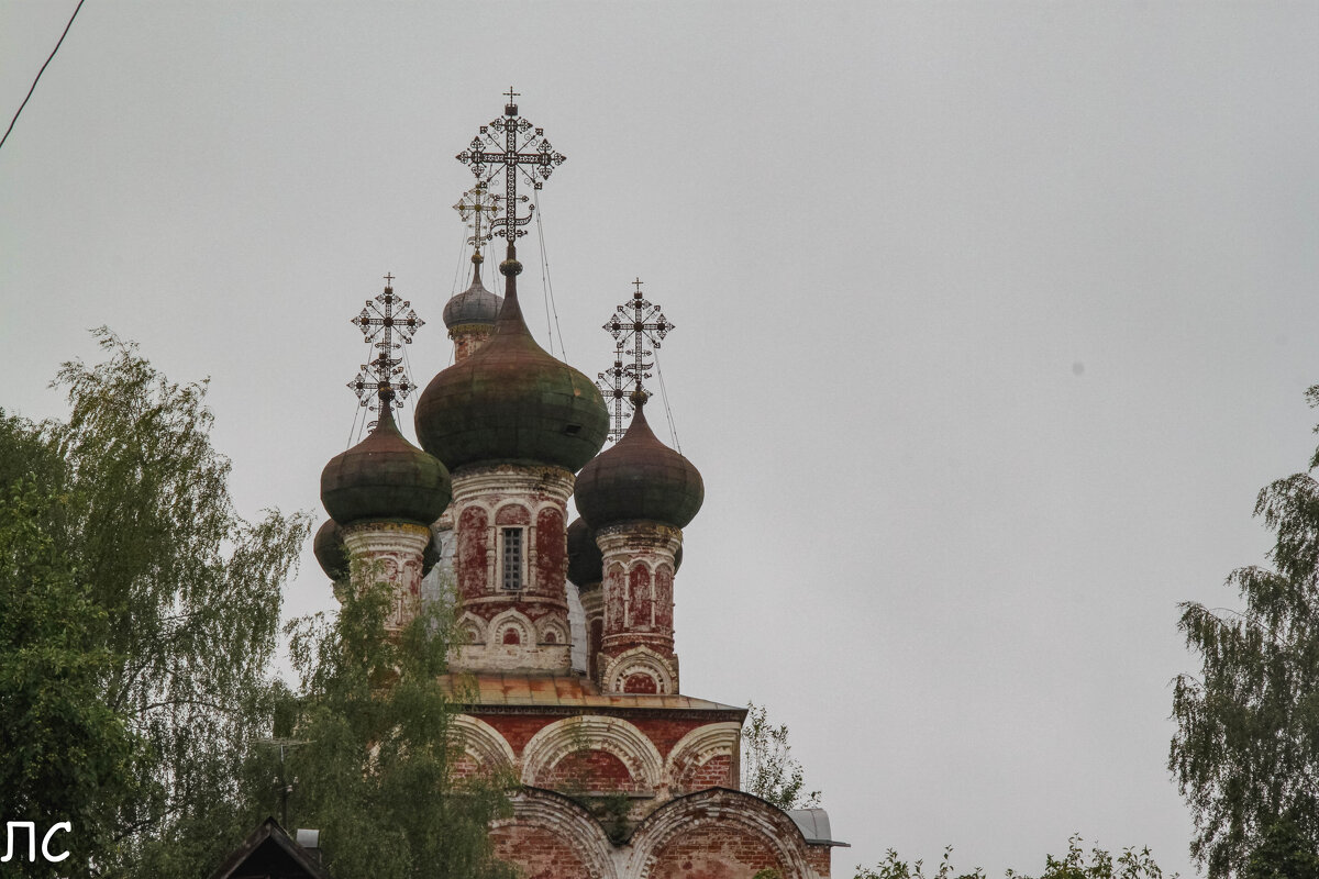 Купола  Воскресенской церкви в Осташкове - Любовь Сахарова