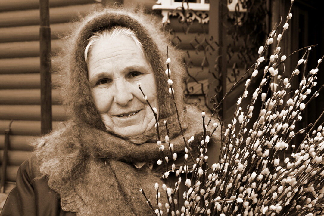 Бабушка у  Часовни - олег свирский 