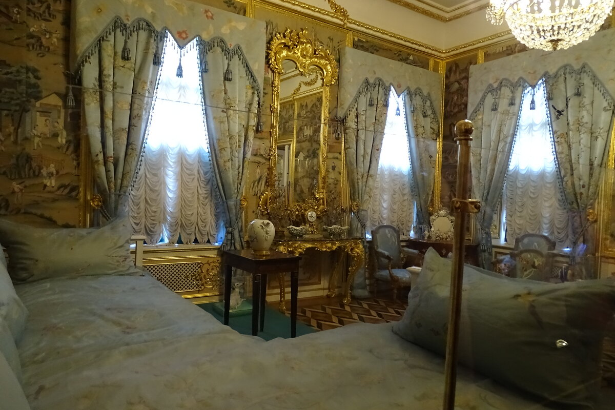 Большой Императорский дворец, угловой диван придумали давно! - Anna-Sabina Anna-Sabina