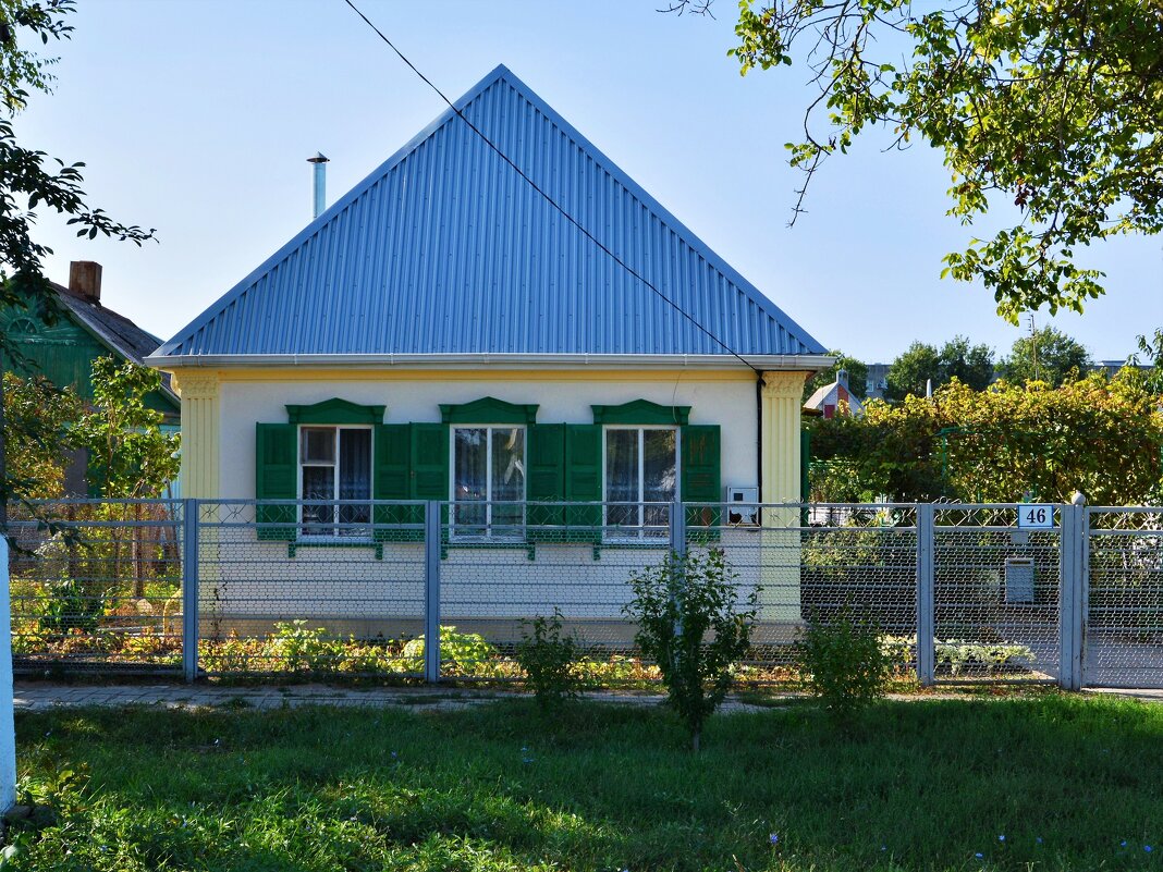 Приморско-Ахтарск. Дом по ул. Кубанской 46. - Пётр Чернега