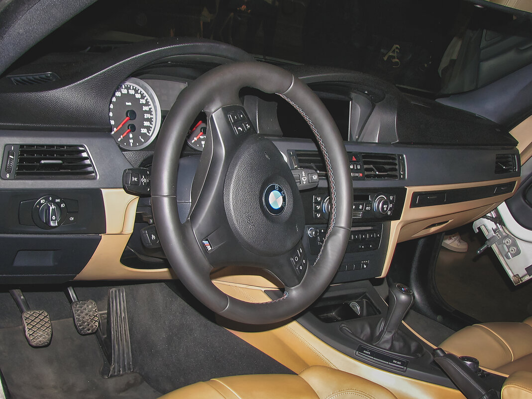Салон BMW M5 с тюнингом - SafronovIV Сафронов