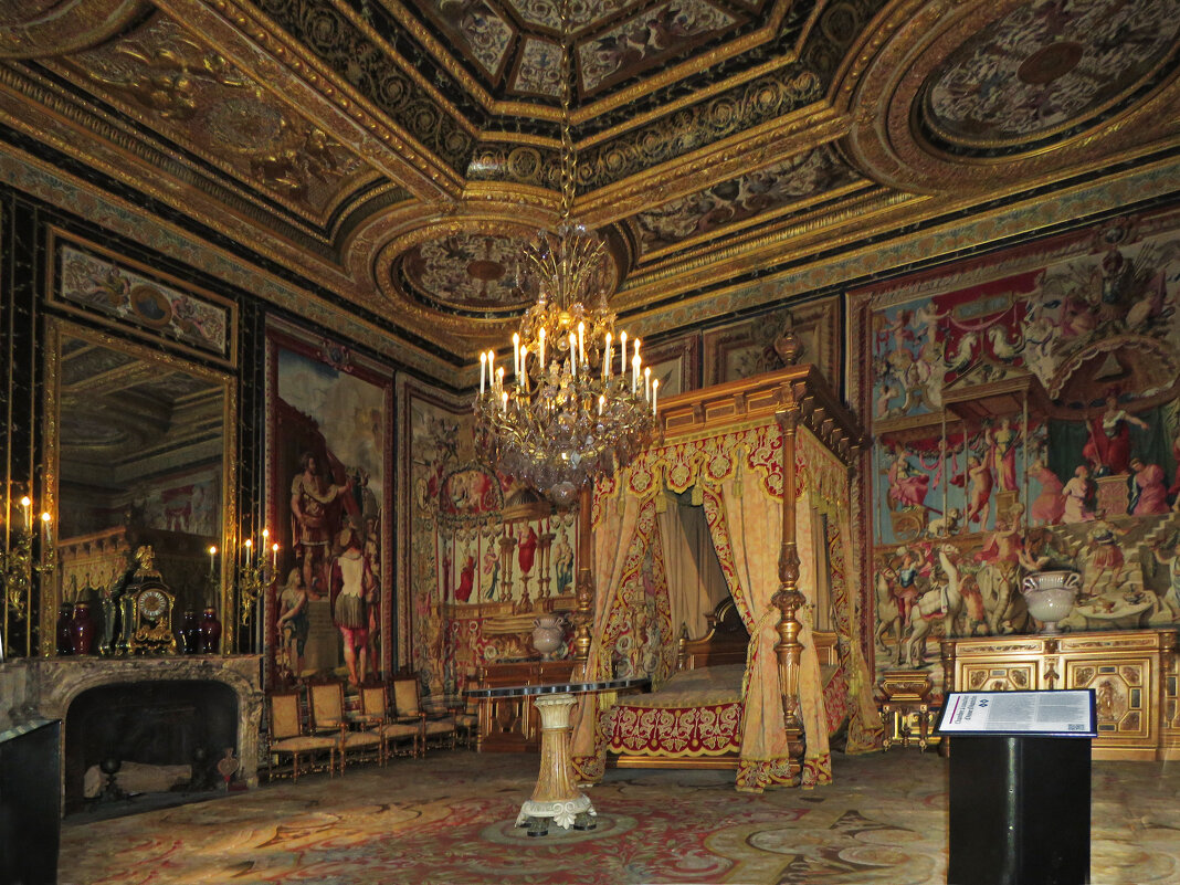 Спальня Анны Австрийской,  супруги Людовика XIII. - ИРЭН@ .