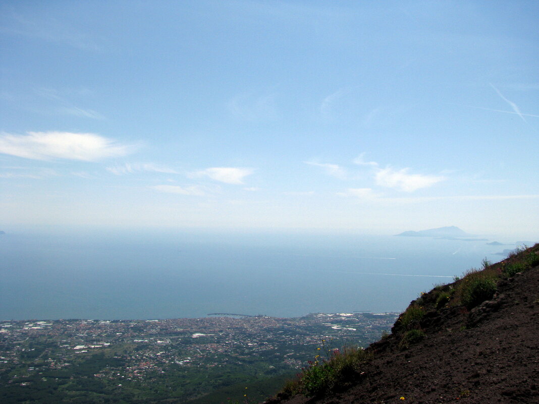 Вид на Неаполь и остров Капри. - Владимир Драгунский