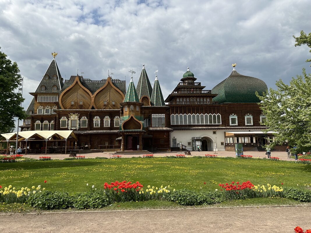 Дворец царя Алексея Михайловича в Коломенском - <<< Наташа >>>