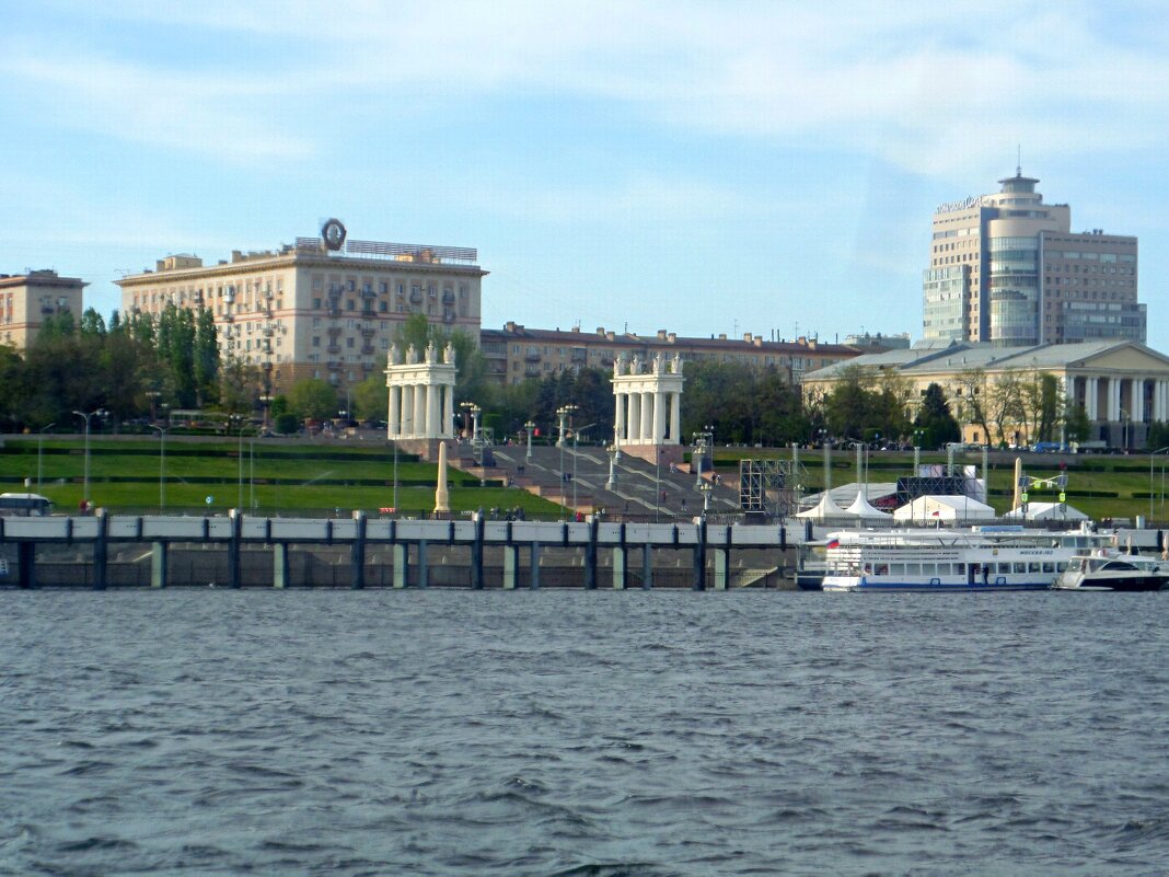 Вид с Волги на Центральную лестницу - MarinaKiseleva 