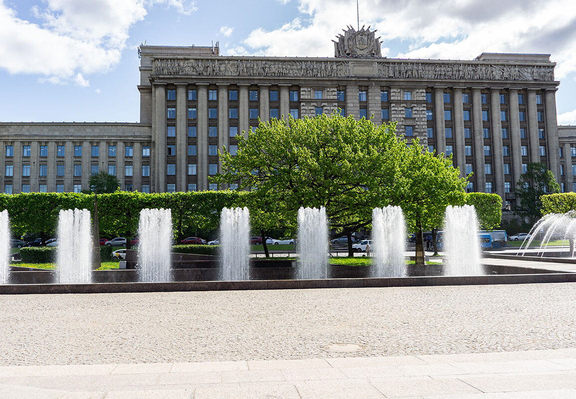 На Московской площади - Ирина Соловьёва