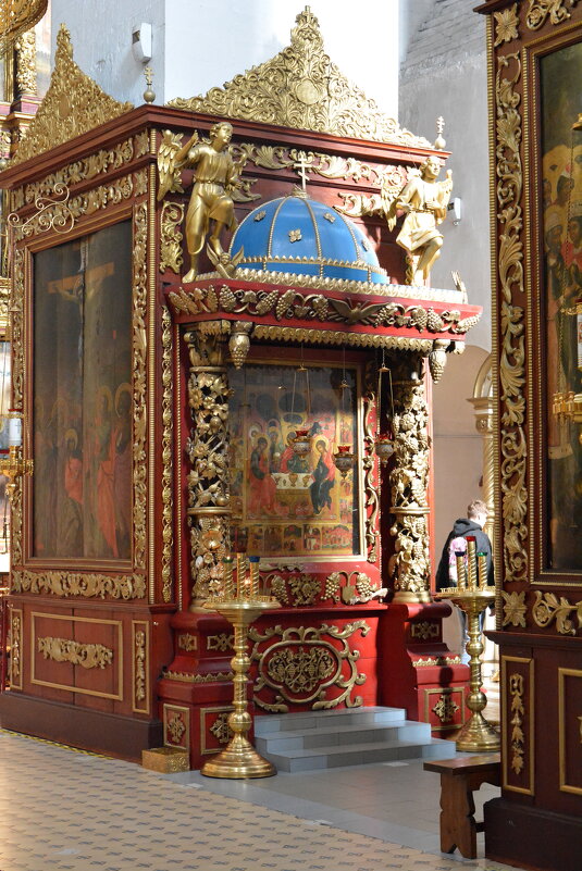 Псков,Троицкий собор,главная храмовая икона "Троица" - Владислав Иопек