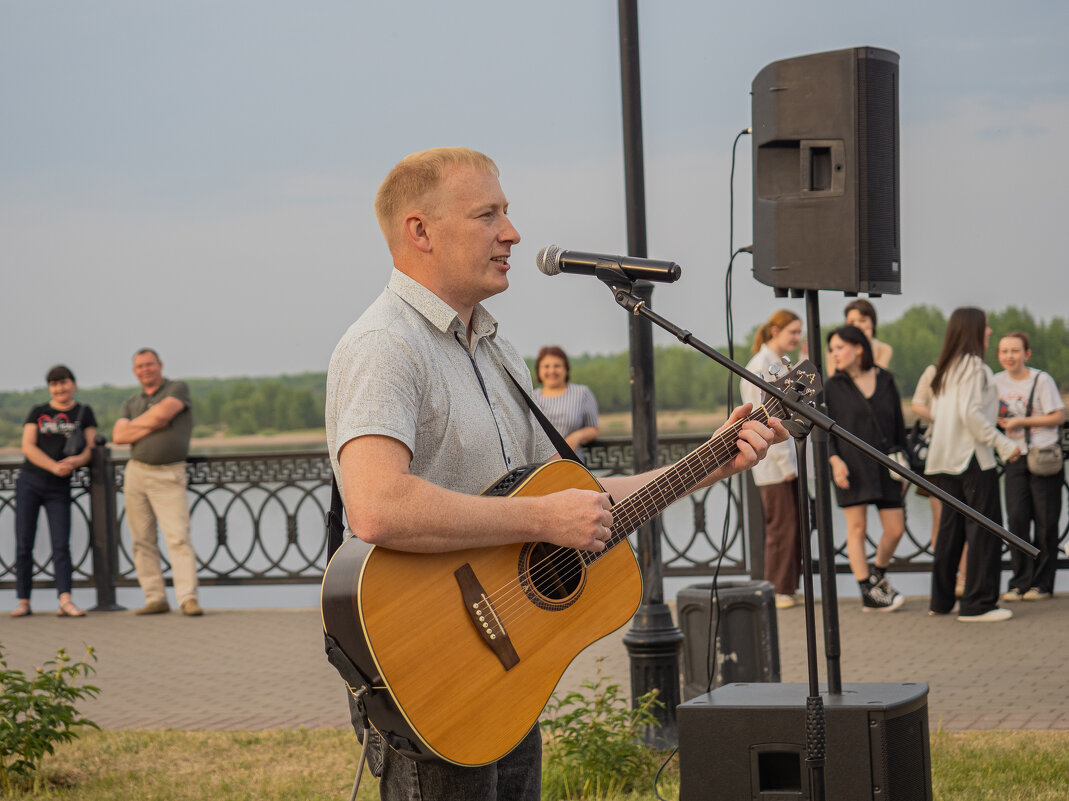 *** - Сергей Старовойт