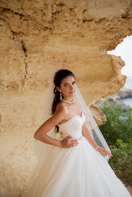 Скалы черного моря, бесстрашная невеста - Лейла Ягодкина