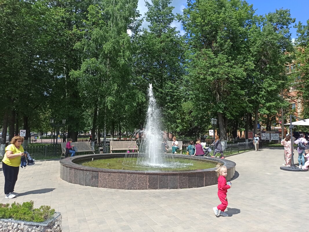 У фонтана, Звенигород - svk *