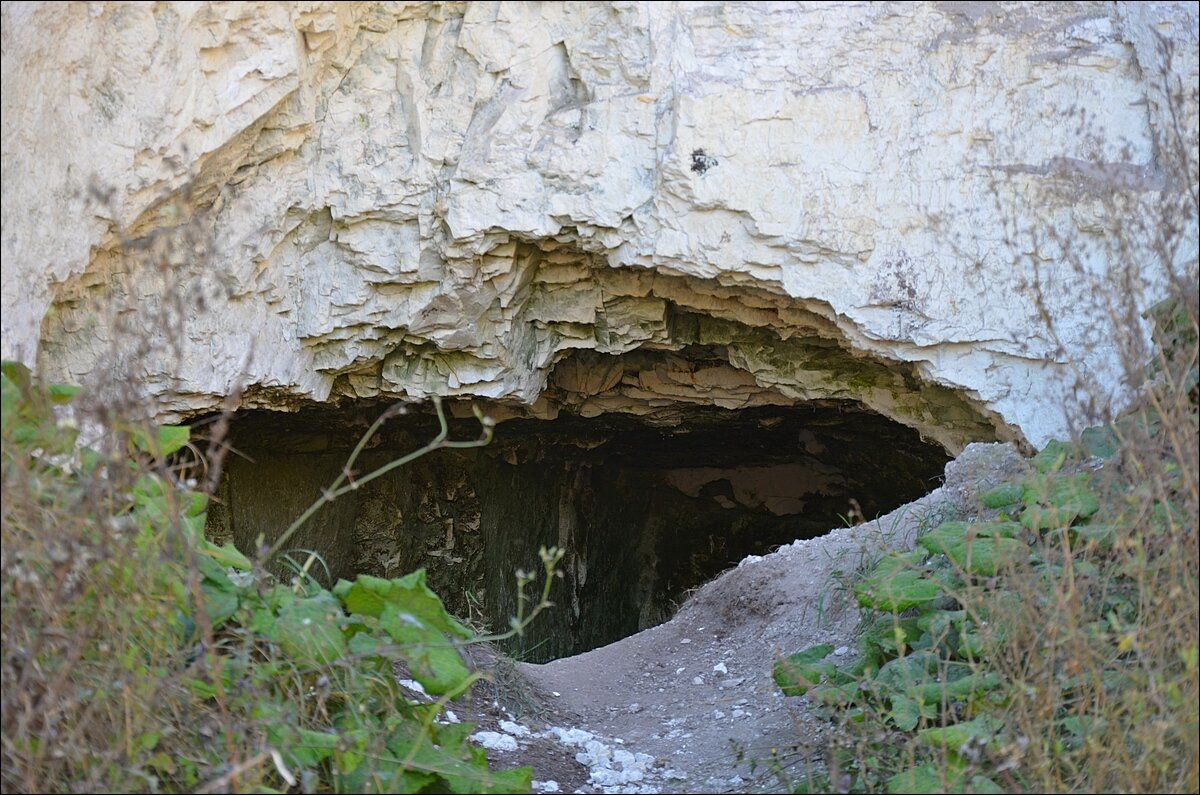 Вход в заброшенную пещеру - Сеня Белгородский