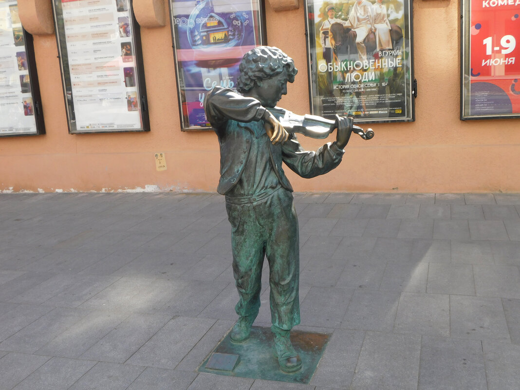Скульптура “Молодой скрипач” - Наиля 