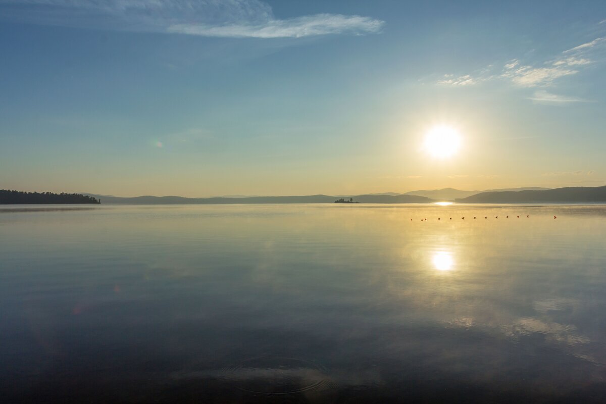 Летнее утро на озере Тургояк. - Алексей Трухин