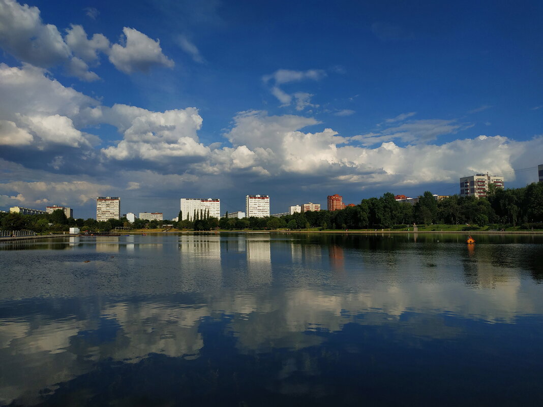 Облака (не тучи) над городом - Андрей Лукьянов