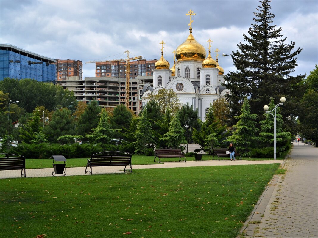 Краснодар. Сквер Собора Александра Невского. - Пётр Чернега